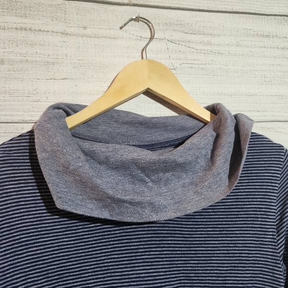 Athleta Cowl Neck Long Sleeve Top, Size XL - Picture 4 of 9